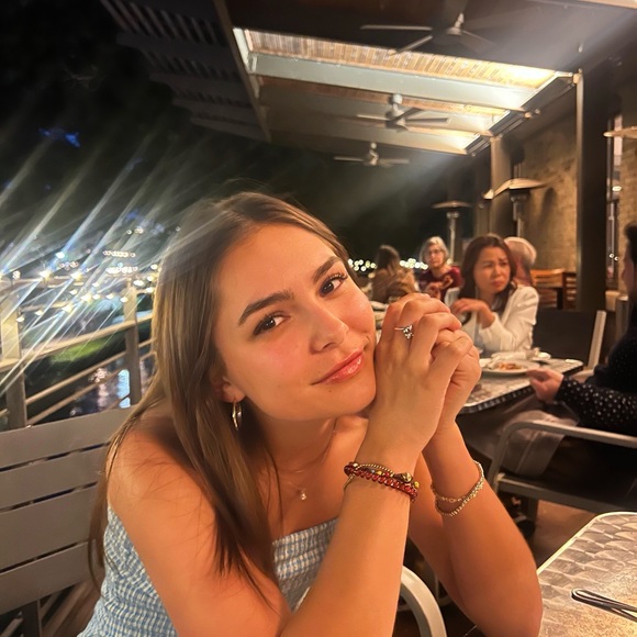 Meet your Posher, Emma - Picture 1 of 1